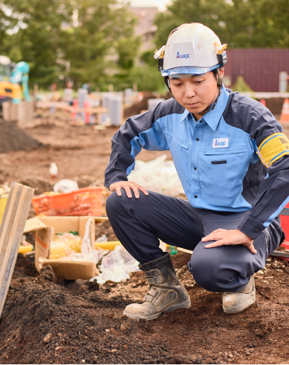 現場で作業するスタッフ